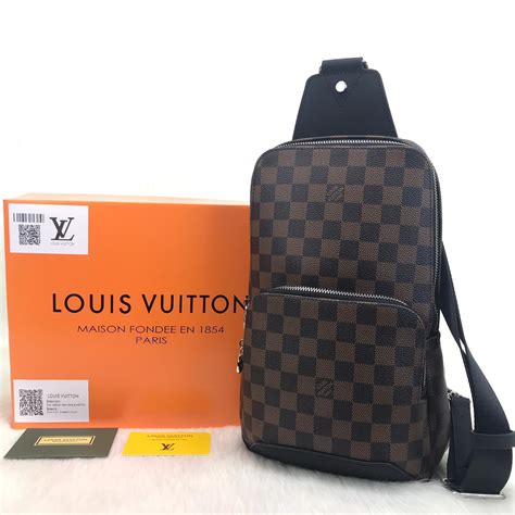louis vuitton erkek omuz çantası